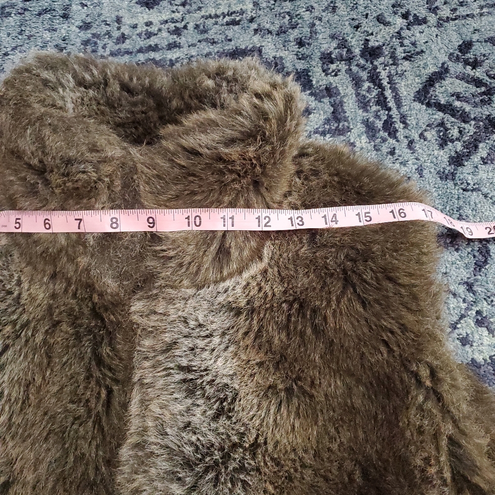 Carolina Colours Faux Fur Reversible Brown Vest - Picture 7 of 10
